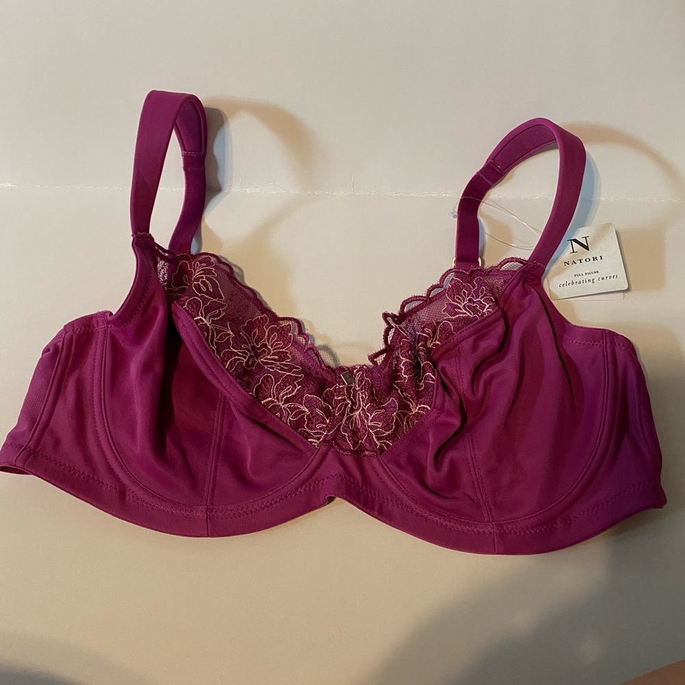 Beautiful NWT Natori bra